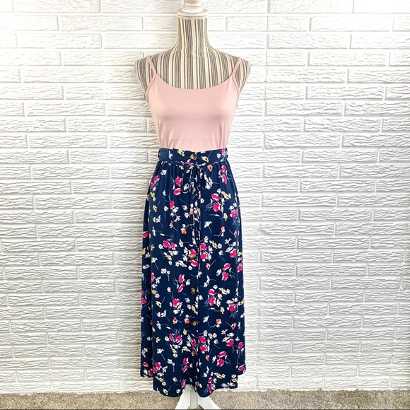 Terra & Sky Dresses & Skirts - Terra & Sky Multicolored Floral Button Front Skirt